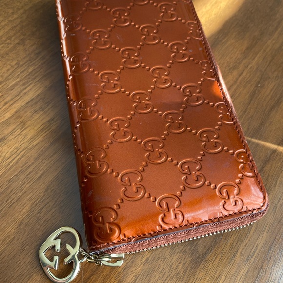 Gucci Zip Around Wallet in Guccissima Patent Leather - Picture 5 of 5